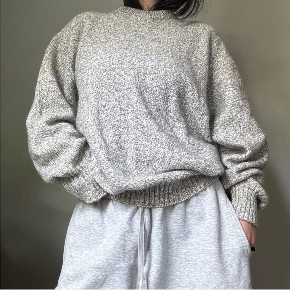 SOLD  Vintage MADE IN CANADA 🇨🇦Classic Crewneck Sweater